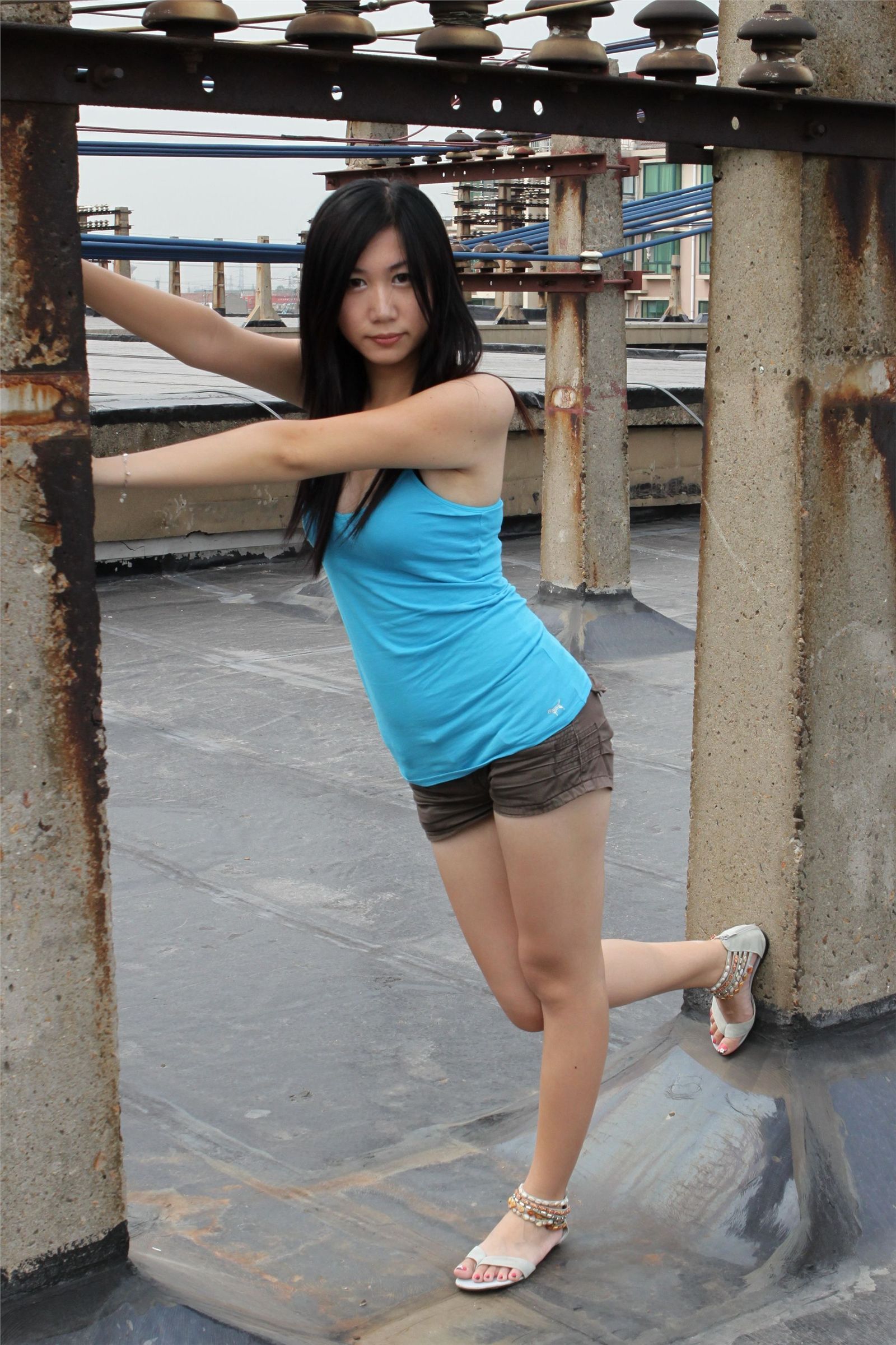 [户外街拍] 2013.08.21 美女娇娇 创意园外拍